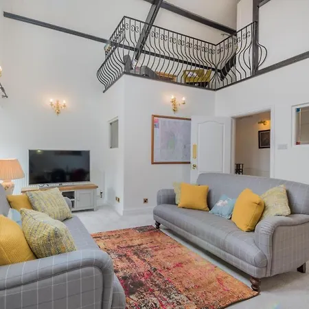 3 Bed In Sz469 *